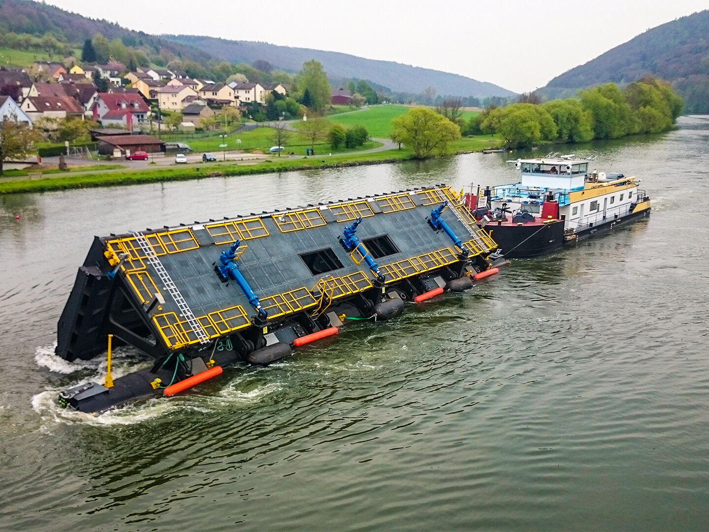 Schiff im Wasser